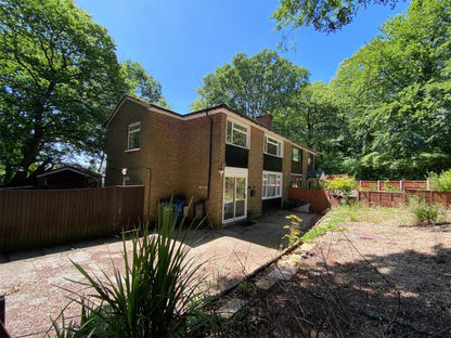 1 bedroom maisonette in Crowthorne RG45 7HH