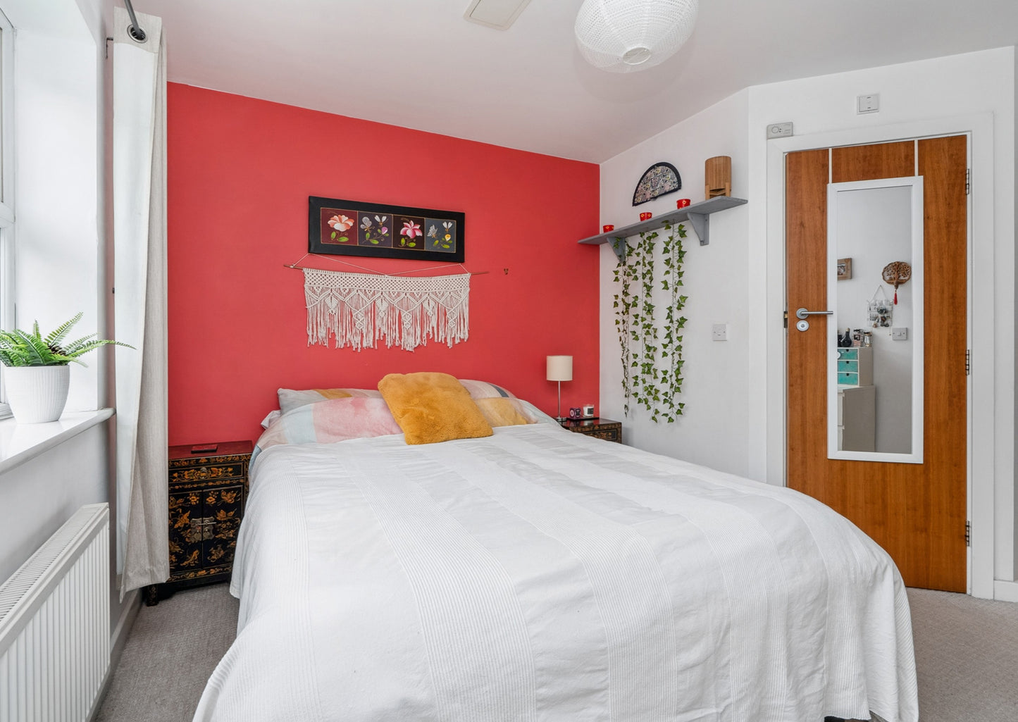 St Francis Close Crowthorne RG45 6DF - Spacious 3 Bed Flat