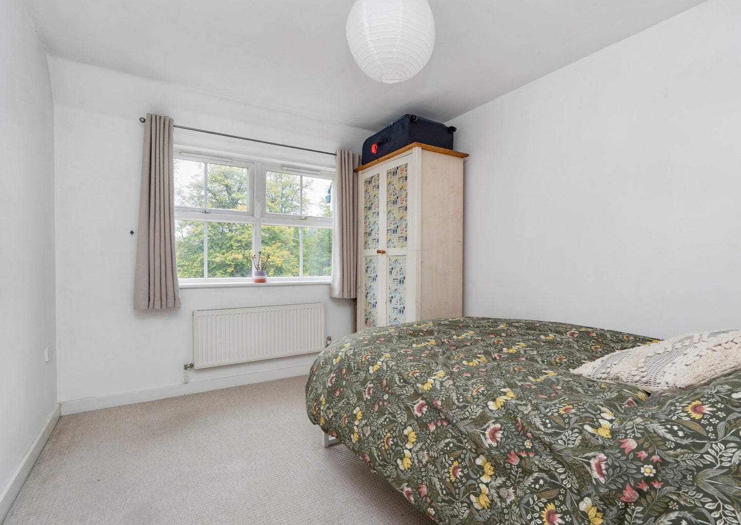St Francis Close Crowthorne RG45 6DF - Spacious 3 Bed Flat