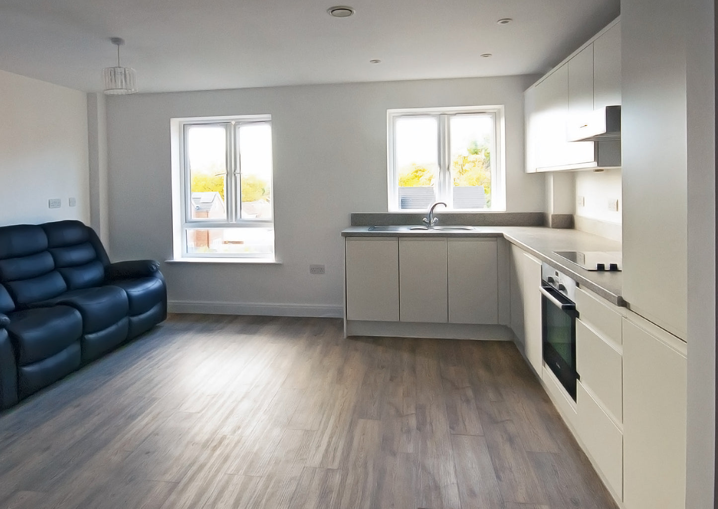 Guildgate House, High Street, Crowthorne RG45 7FE - 1 Bed Studio Flat