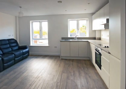 Guildgate House, High Street, Crowthorne RG45 7FE - 1 Bed Studio Flat