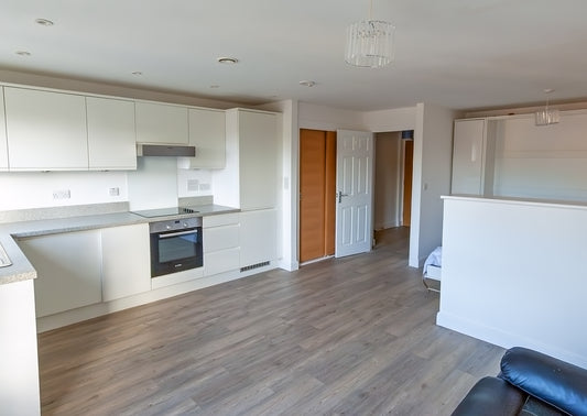 Guildgate House, High Street, Crowthorne RG45 7FE - 1 Bed Studio Flat